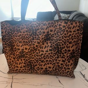 Reversible tote bag